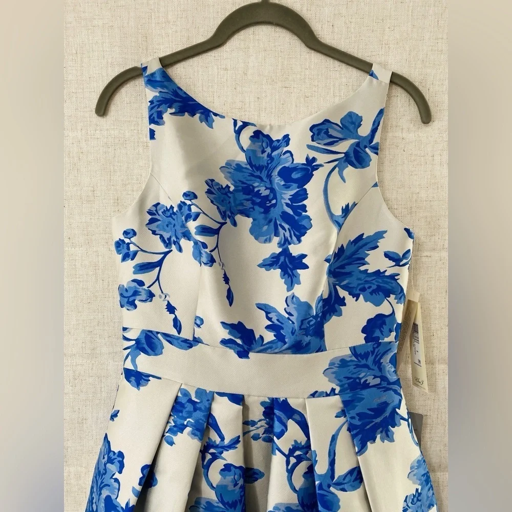 NWT Eliza J Jacquard Creamy White and Blue Floral Pleated Gown, Size 2 - Picture 6 of 16